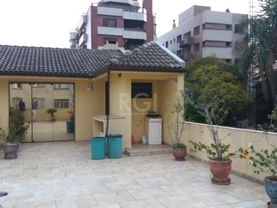 Casa à venda com 300m², 5 quartos, 1 suíte no bairro Bela Vista em Porto Alegre - Foto 12