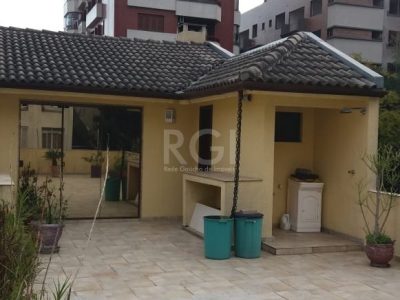 Casa à venda com 300m², 5 quartos, 1 suíte no bairro Bela Vista em Porto Alegre - Foto 14