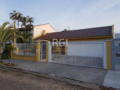 Casa à venda com 300m², 3 quartos, 1 suíte, 4 vagas no bairro Ipanema em Porto Alegre - Foto 18