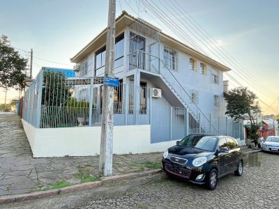 Casa à venda com 360m², 3 quartos, 3 suítes, 4 vagas no bairro Glória em Porto Alegre - Foto 4