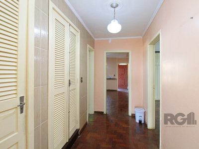 Casa à venda com 360m², 3 quartos, 3 suítes, 4 vagas no bairro Glória em Porto Alegre - Foto 24