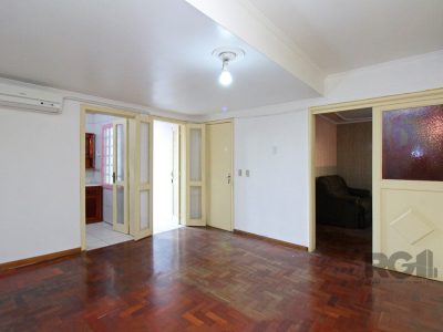 Casa à venda com 360m², 3 quartos, 3 suítes, 4 vagas no bairro Glória em Porto Alegre - Foto 8