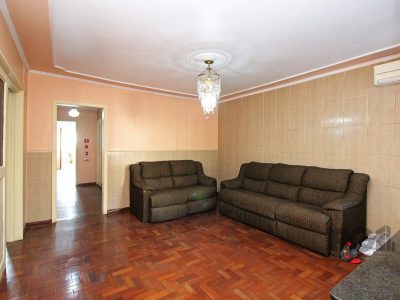 Casa à venda com 360m², 3 quartos, 3 suítes, 4 vagas no bairro Glória em Porto Alegre - Foto 7