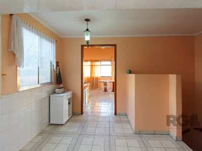 Casa à venda com 360m², 3 quartos, 3 suítes, 4 vagas no bairro Glória em Porto Alegre - Foto 33