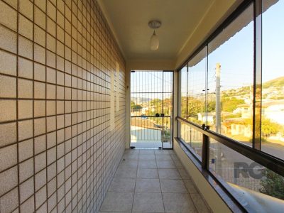 Casa à venda com 360m², 3 quartos, 3 suítes, 4 vagas no bairro Glória em Porto Alegre - Foto 36