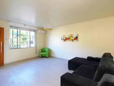 Casa à venda com 360m², 3 quartos, 3 suítes, 4 vagas no bairro Glória em Porto Alegre - Foto 41