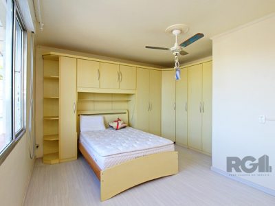 Casa à venda com 360m², 3 quartos, 3 suítes, 4 vagas no bairro Glória em Porto Alegre - Foto 48