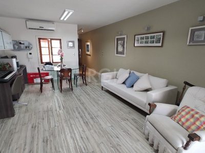 Casa à venda com 240m², 3 quartos, 1 suíte, 1 vaga no bairro Independência em Porto Alegre - Foto 11