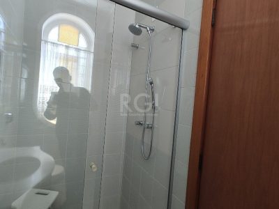 Casa à venda com 240m², 3 quartos, 1 suíte, 1 vaga no bairro Independência em Porto Alegre - Foto 22