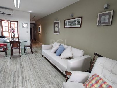 Casa à venda com 240m², 3 quartos, 1 suíte, 1 vaga no bairro Independência em Porto Alegre - Foto 6