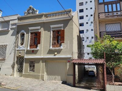 Casa à venda com 240m², 3 quartos, 1 suíte, 1 vaga no bairro Independência em Porto Alegre - Foto 3