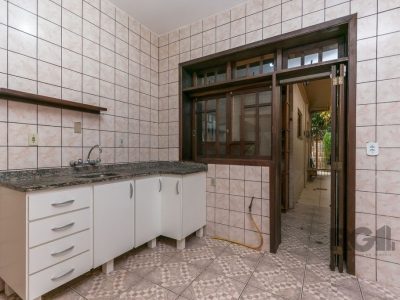 Casa à venda com 150m², 3 quartos, 1 suíte, 2 vagas no bairro Auxiliadora em Porto Alegre - Foto 7