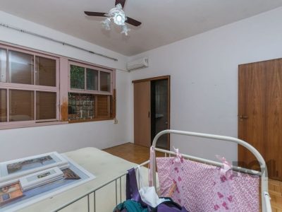 Casa à venda com 150m², 3 quartos, 1 suíte, 2 vagas no bairro Auxiliadora em Porto Alegre - Foto 16