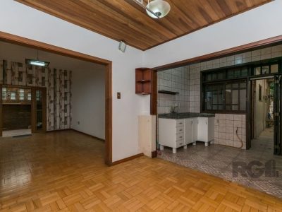 Casa à venda com 150m², 3 quartos, 1 suíte, 2 vagas no bairro Auxiliadora em Porto Alegre - Foto 5