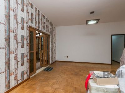 Casa à venda com 150m², 3 quartos, 1 suíte, 2 vagas no bairro Auxiliadora em Porto Alegre - Foto 2