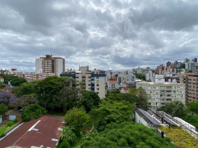 Apartamento à venda com 65m², 2 quartos, 1 suíte, 2 vagas no bairro Petrópolis em Porto Alegre - Foto 4