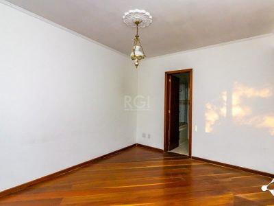 Apartamento à venda com 104m², 3 quartos, 1 suíte, 2 vagas no bairro Jardim Itu em Porto Alegre - Foto 7