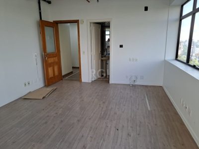 Conjunto/Sala à venda com 32m² no bairro Auxiliadora em Porto Alegre - Foto 3