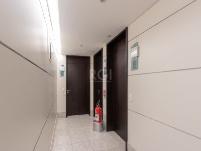 Conjunto/Sala à venda com 210m², 5 vagas no bairro Cristal em Porto Alegre - Foto 39