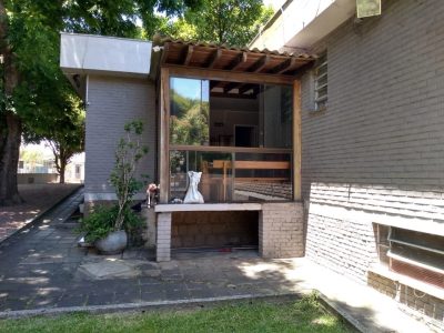 Casa à venda com 300m², 5 quartos, 1 suíte, 1 vaga no bairro Ipanema em Porto Alegre - Foto 3