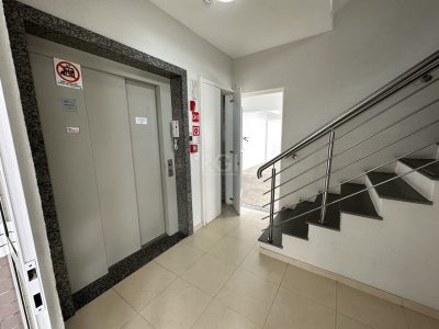 Apartamento à venda com 66m², 2 quartos, 1 suíte, 1 vaga no bairro Menino Deus em Porto Alegre - Foto 12