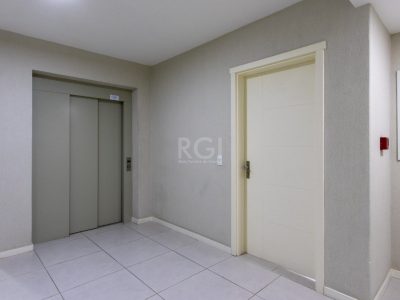 Apartamento à venda com 69m², 2 quartos, 1 suíte, 1 vaga no bairro Tristeza em Porto Alegre - Foto 5