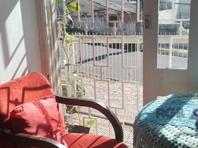 Casa à venda com 200m², 3 quartos, 1 suíte, 2 vagas no bairro Santa Tereza em Porto Alegre - Foto 9