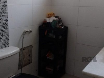 Casa à venda com 200m², 3 quartos, 1 suíte, 2 vagas no bairro Santa Tereza em Porto Alegre - Foto 10