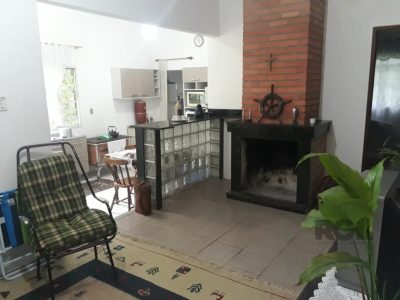 Casa à venda com 200m², 3 quartos, 1 suíte, 2 vagas no bairro Santa Tereza em Porto Alegre - Foto 15