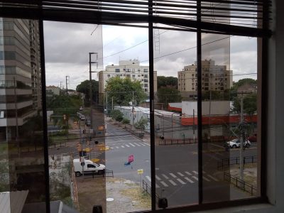 Loja à venda com 131m², 2 vagas no bairro Floresta em Porto Alegre - Foto 24