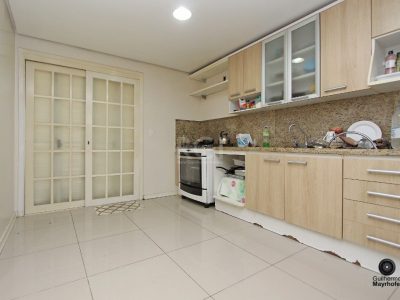 Casa à venda com 120m², 3 quartos, 1 suíte, 2 vagas no bairro Medianeira em Porto Alegre - Foto 13