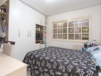 Casa à venda com 120m², 3 quartos, 1 suíte, 2 vagas no bairro Medianeira em Porto Alegre - Foto 27