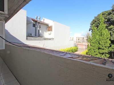 Casa à venda com 120m², 3 quartos, 1 suíte, 2 vagas no bairro Medianeira em Porto Alegre - Foto 35