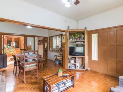 Casa à venda com 166m², 3 quartos, 1 suíte, 4 vagas no bairro Cristo Redentor em Porto Alegre - Foto 2