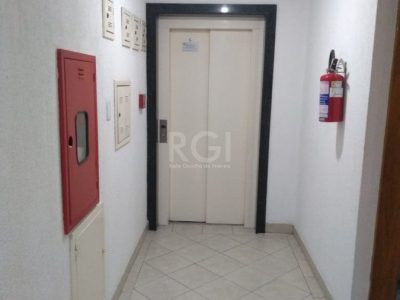 Apartamento à venda com 74m², 2 quartos, 1 suíte, 1 vaga no bairro Petrópolis em Porto Alegre - Foto 14