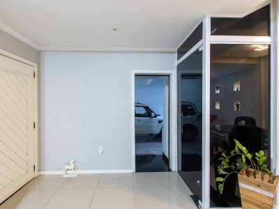 Casa à venda com 267m², 3 quartos, 1 suíte, 3 vagas no bairro Jardim Itu em Porto Alegre - Foto 10