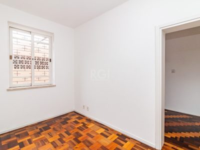 Apartamento à venda com 60m², 3 quartos, 1 vaga no bairro Passo d'Areia em Porto Alegre - Foto 4