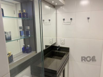 Apartamento à venda com 60m², 2 quartos, 1 suíte, 1 vaga no bairro Medianeira em Porto Alegre - Foto 10