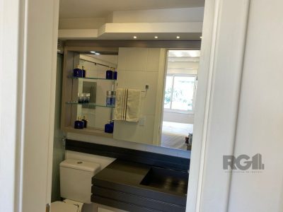 Apartamento à venda com 60m², 2 quartos, 1 suíte, 1 vaga no bairro Medianeira em Porto Alegre - Foto 11