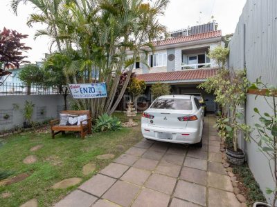 Casa à venda com 240m², 3 quartos, 1 suíte, 4 vagas no bairro Ipanema em Porto Alegre - Foto 2