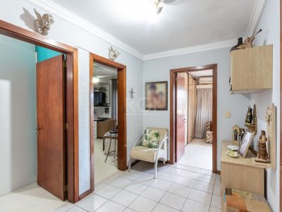 Casa à venda com 240m², 3 quartos, 1 suíte, 4 vagas no bairro Ipanema em Porto Alegre - Foto 24