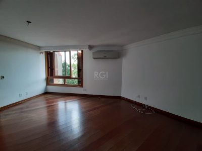 Apartamento à venda com 181m², 3 quartos, 1 suíte, 2 vagas no bairro Menino Deus em Porto Alegre - Foto 3