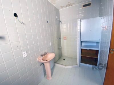 Apartamento à venda com 196m², 3 quartos, 1 suíte, 1 vaga no bairro Moinhos de Vento em Porto Alegre - Foto 26