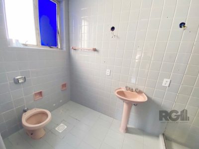 Apartamento à venda com 196m², 3 quartos, 1 suíte, 1 vaga no bairro Moinhos de Vento em Porto Alegre - Foto 28