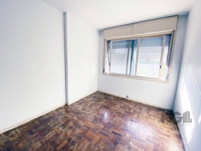 Apartamento à venda com 196m², 3 quartos, 1 suíte, 1 vaga no bairro Moinhos de Vento em Porto Alegre - Foto 33