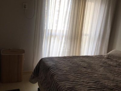 Apartamento à venda com 85m², 3 quartos, 1 suíte, 1 vaga no bairro Vila Ipiranga em Porto Alegre - Foto 18