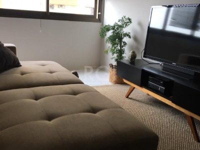 Apartamento à venda com 85m², 3 quartos, 1 suíte, 1 vaga no bairro Vila Ipiranga em Porto Alegre - Foto 4