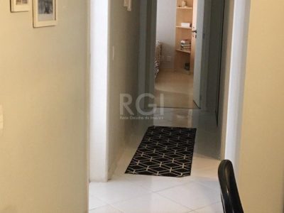 Apartamento à venda com 85m², 3 quartos, 1 suíte, 1 vaga no bairro Vila Ipiranga em Porto Alegre - Foto 11