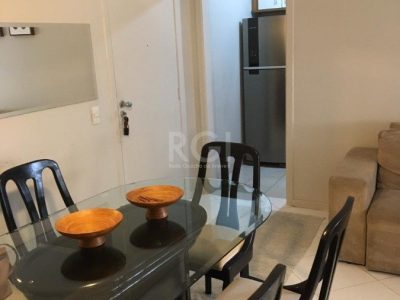 Apartamento à venda com 85m², 3 quartos, 1 suíte, 1 vaga no bairro Vila Ipiranga em Porto Alegre - Foto 2