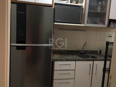 Apartamento à venda com 85m², 3 quartos, 1 suíte, 1 vaga no bairro Vila Ipiranga em Porto Alegre - Foto 9